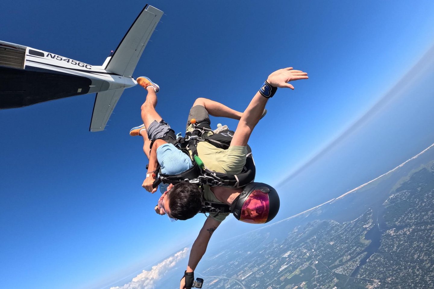 Skydiving Vs Bungee Jumping: Which is Safer?